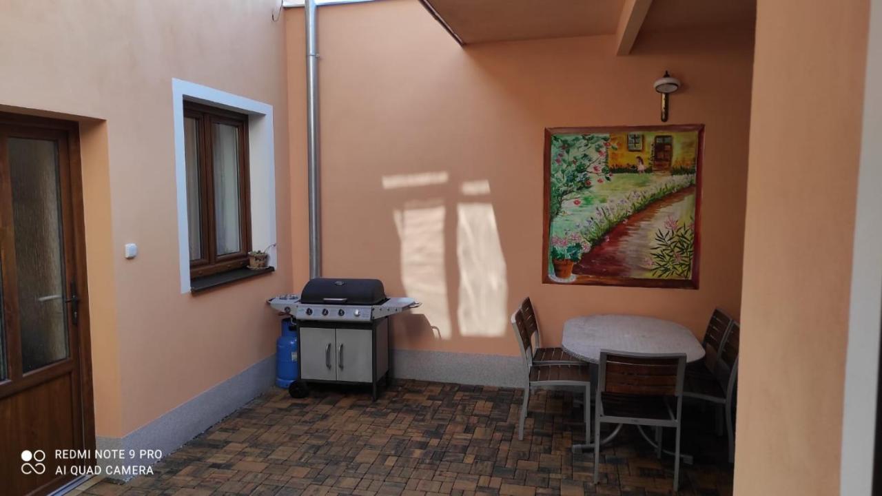 Domecek Ve Dvore Bechyne Luaran gambar